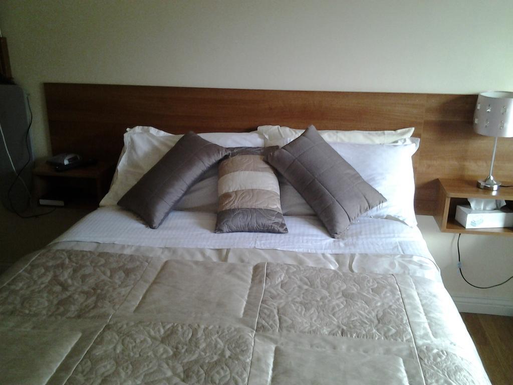 Gardenfield House Bed & Breakfast H91Vh02 Galway Dış mekan fotoğraf