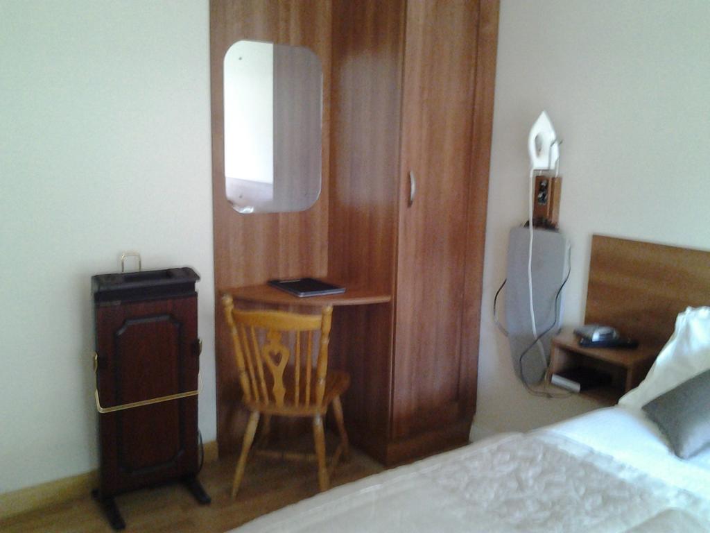 Gardenfield House Bed & Breakfast H91Vh02 Galway Dış mekan fotoğraf
